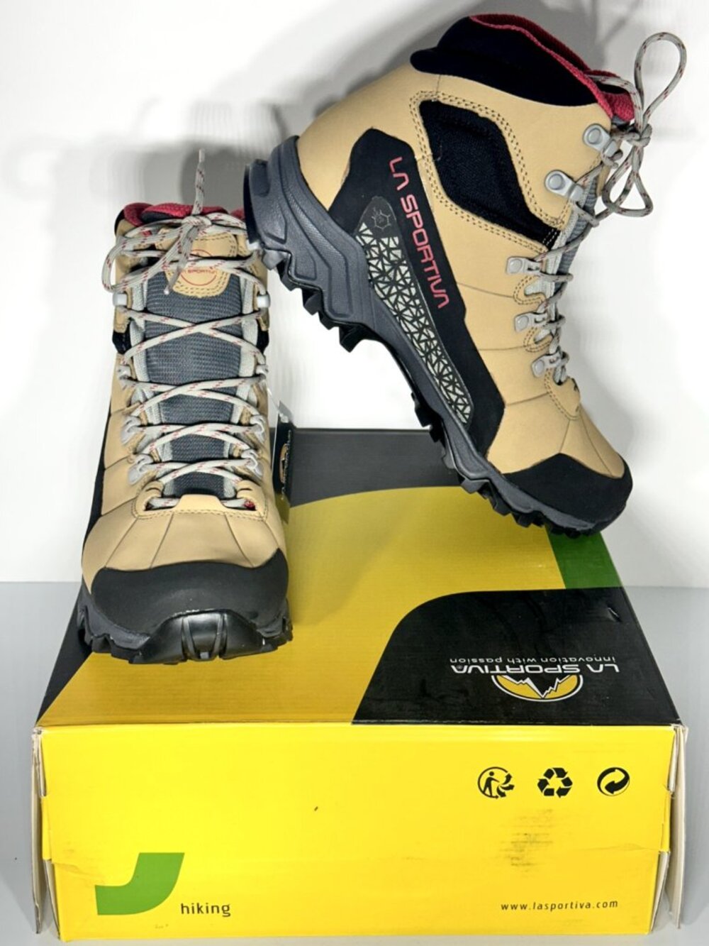 La Sportiva Nucleo High II GTX Women’s Hiking Boots Size 9.5 Goretex - NEW